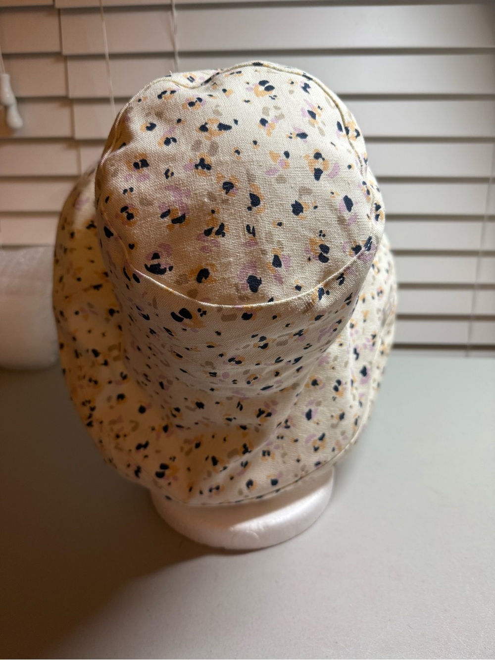 Women’s White Speckled Sun Hat – Lightweight Bucket Style - Picture 2 of 5